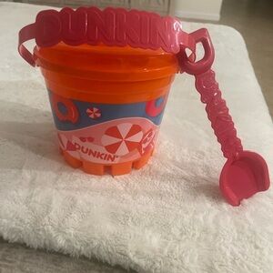 2025 Dunkin Munchkin Bucket Sandcastle Bucket  w/ Small Mini Shovel New